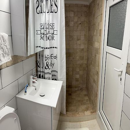 Apartamnet Regim Hotelier Bukarest Exteriör bild