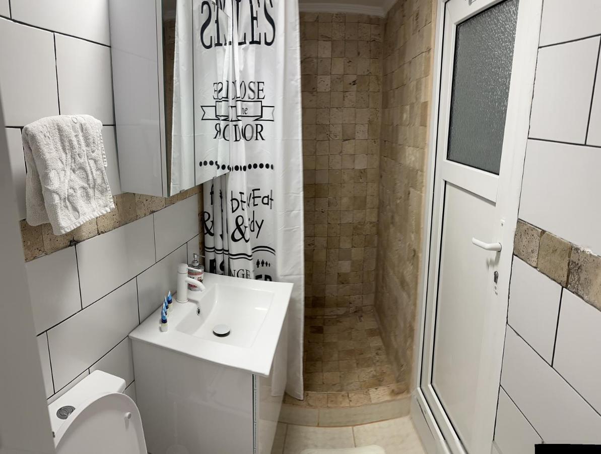 Apartamnet Regim Hotelier Bukarest Exteriör bild