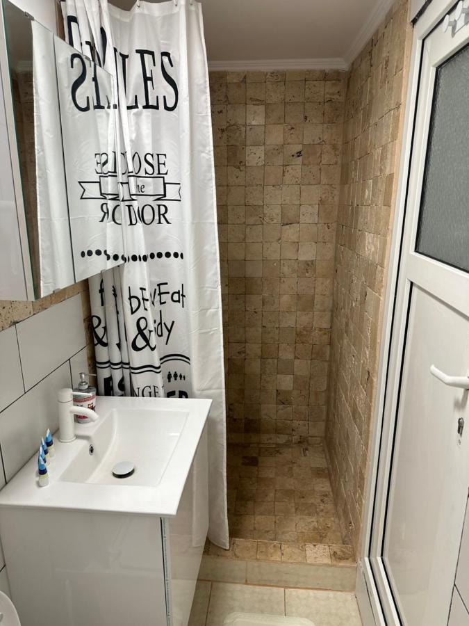 Apartamnet Regim Hotelier Bukarest Exteriör bild