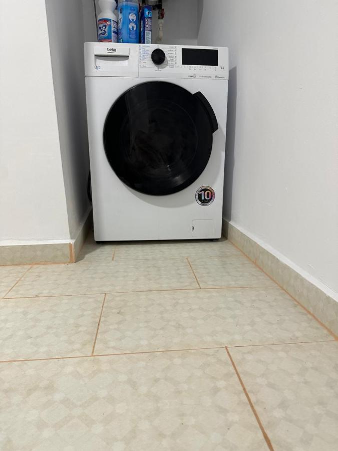 Apartamnet Regim Hotelier Bukarest Exteriör bild